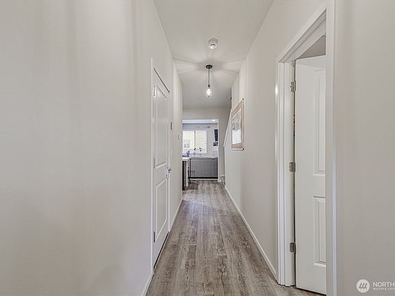 4th image of 21637 104th Street Ct E