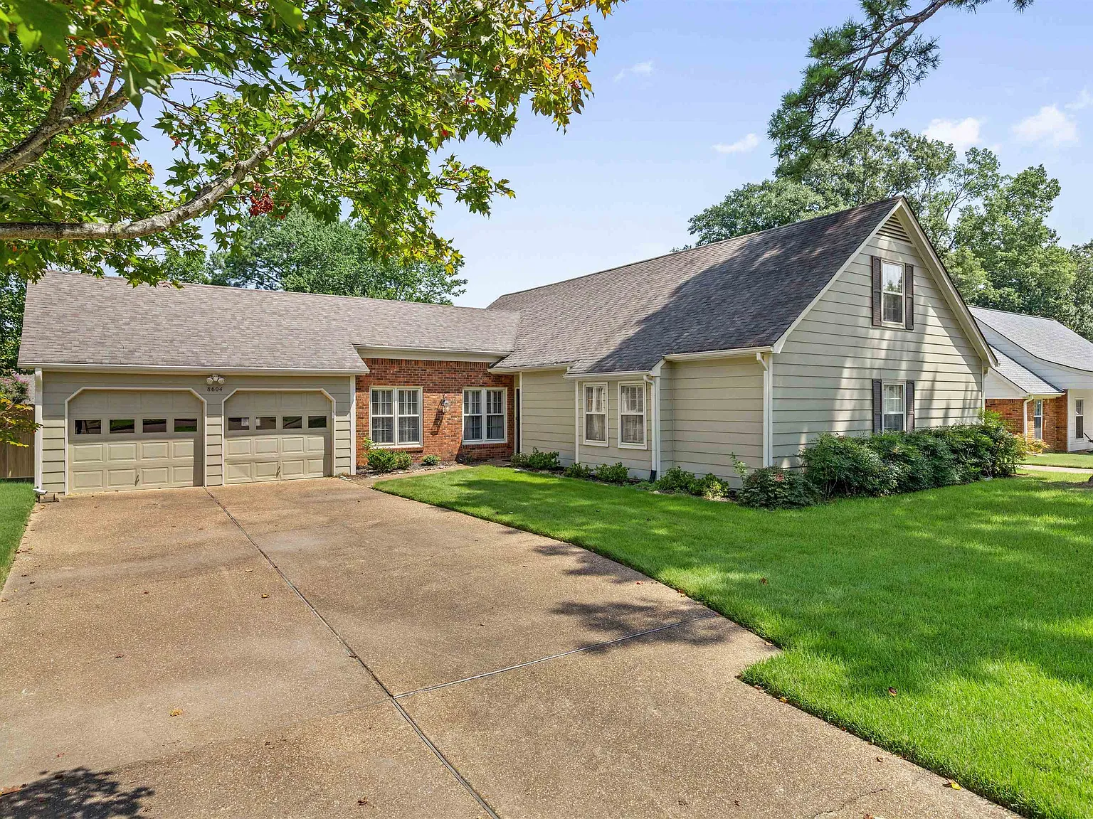 4 bed, 3.5 bath, 2595 sqft, $2,850 — Photo 2
