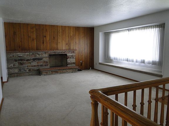 Living room/large bay window