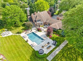 19 Lorraine Gdns, Toronto, ON M9B4Z5