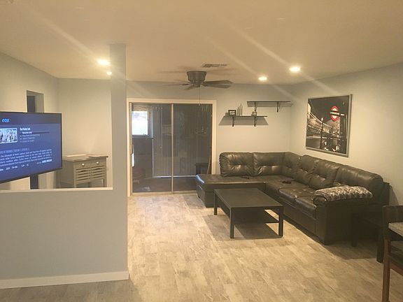 2nd image of 1126 E Cochise Dr