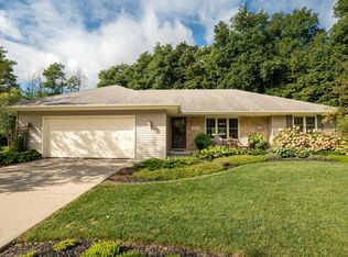 1579 Woodridge Ln, Grafton, WI 53024