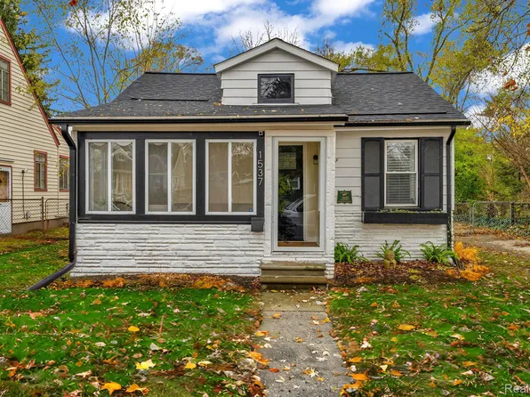 1537 W Marshall St, Ferndale, MI 48220