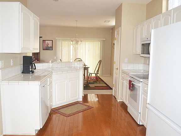 4th image of 16033 W Fairwood Dr