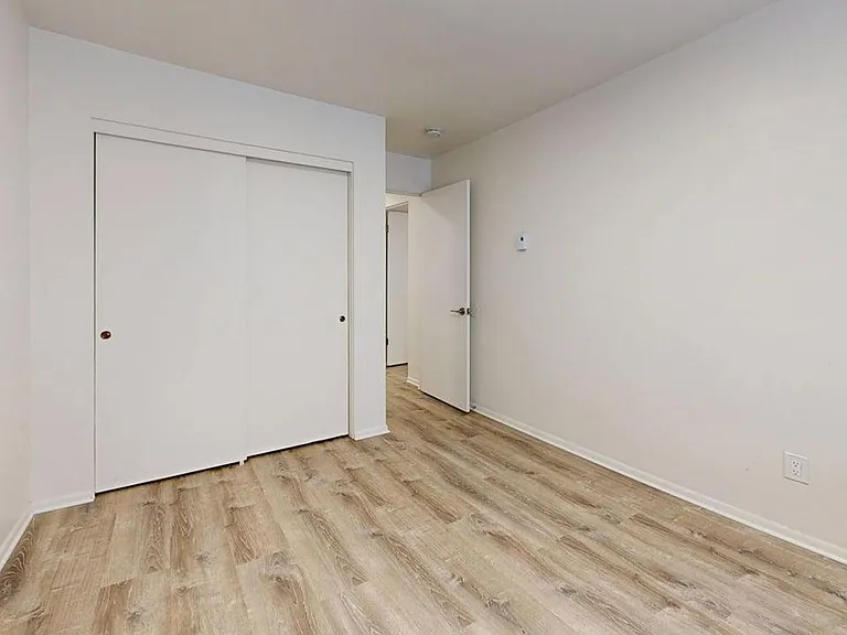 Barrett Apartments — Photo 66