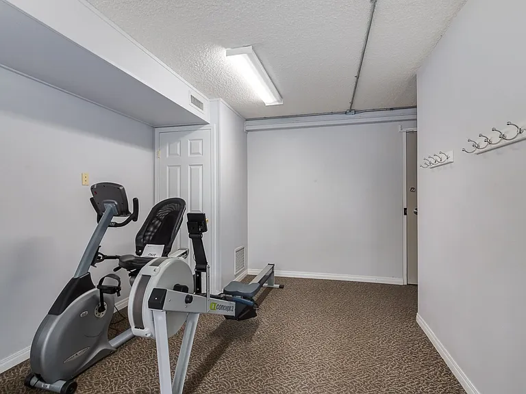 9700 Bonaventure Dr SE — Photo 64