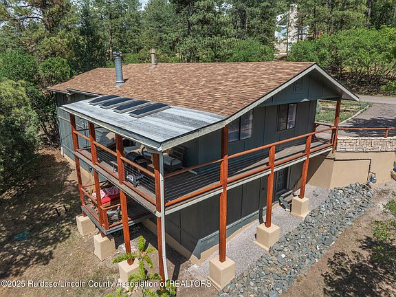 3rd image of 139 Del Monte Dr