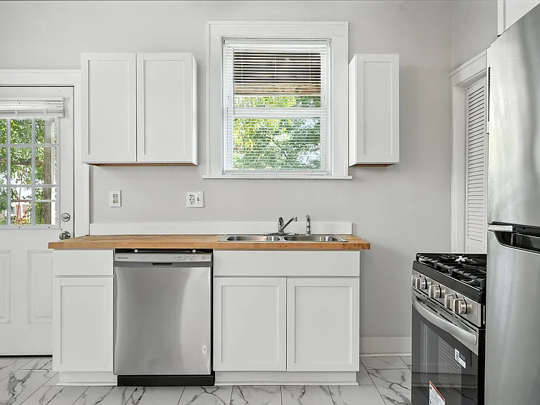 3229 Beacon Hill Ave — Photo 11
