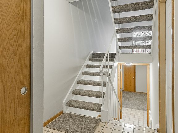 5th image of 1646 City View Dr
