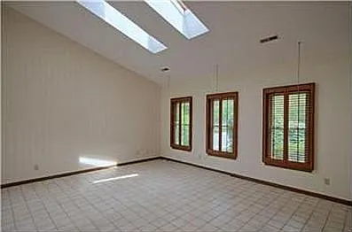 3 bed, 1770 sqft, $2,340 — Photo 2