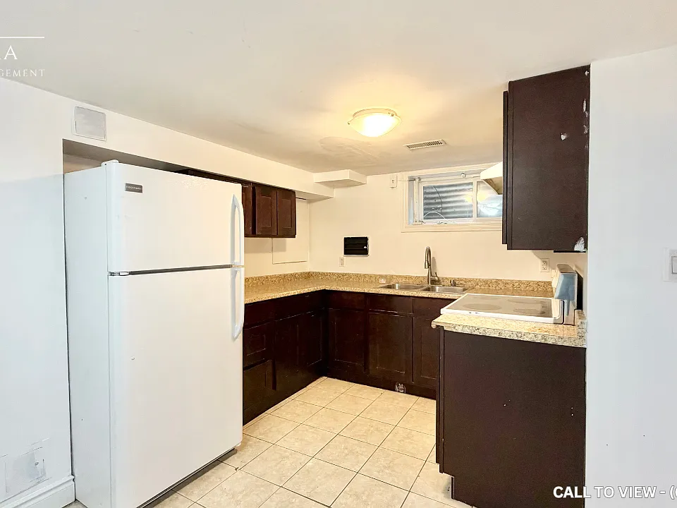 47 Lakeland Dr #2