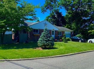 1274 Pulaski Rd, East Northport, NY 11731