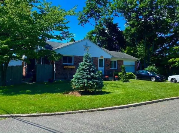 1274 Pulaski Road, East Northport, NY 11731