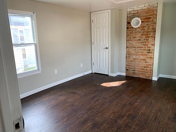 upstairs bedroom 1