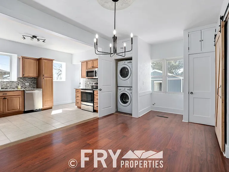3125 Sheridan Blvd — Photo 8