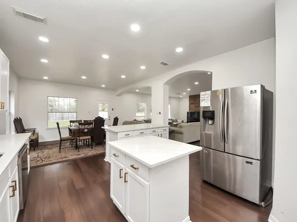 915 Hinsdale, Magnolia, TX 77354