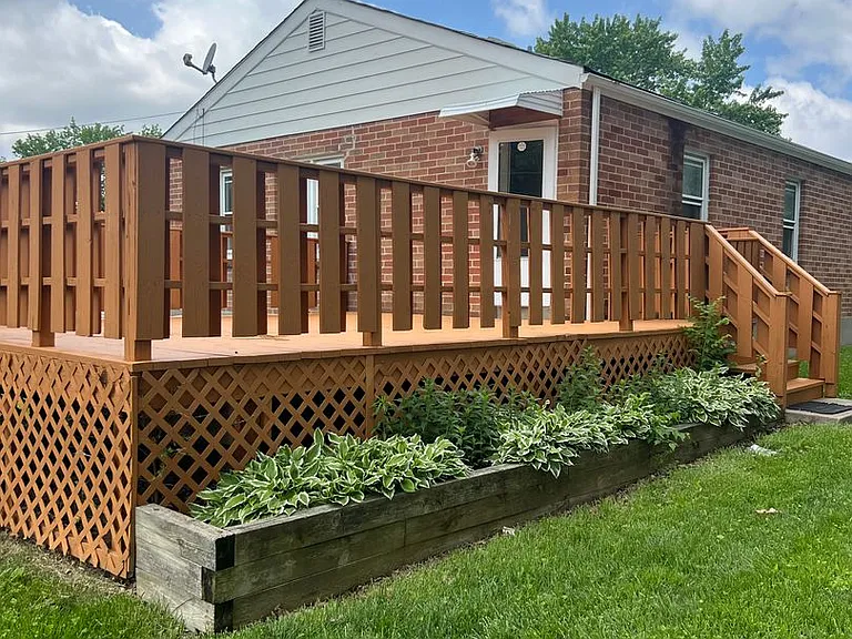 9100 Stansberry Ave — Photo 2
