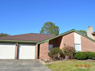 1325 Glenview Ln, Angleton, TX 77515