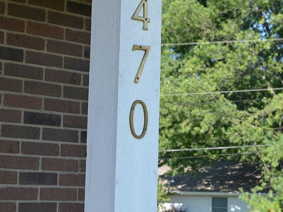 2nd image of 470 W Trillium Cir