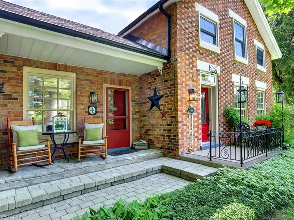 4 Stewarttown Rd, Halton Hills, ON L7G 4S5