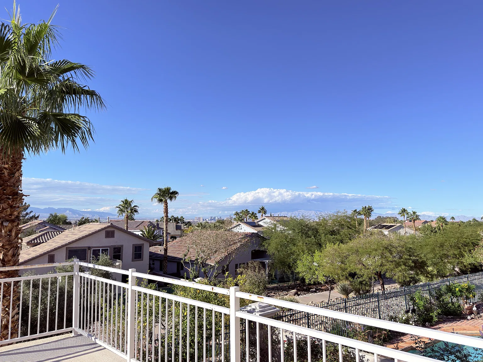Whispering Crest Drive 3070 - 1 — Photo 4