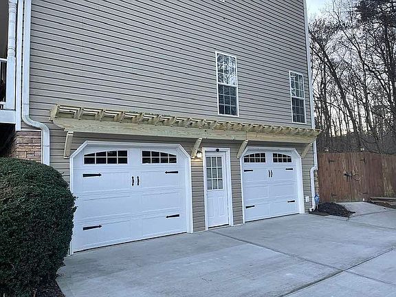 3-lane driveway