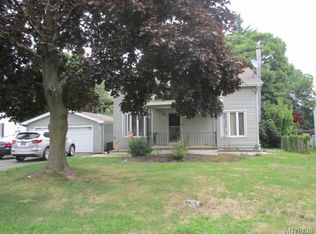 6535 Schuyler Dr, Derby, NY 14047