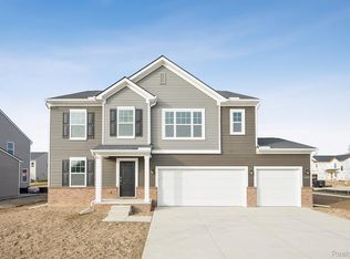 54823 Heron Cir, Chesterfield, MI 48047