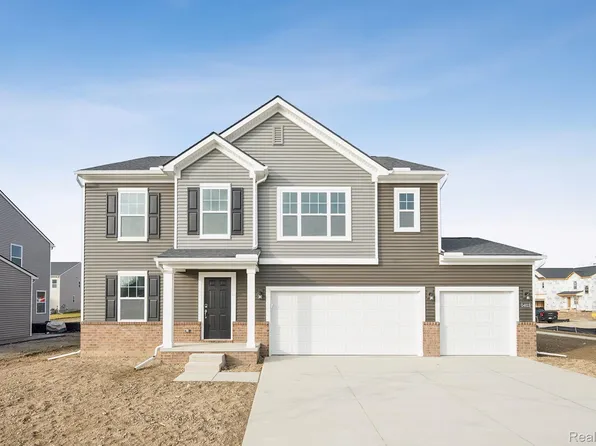 54823 Heron Cir, Chesterfield, MI 48047