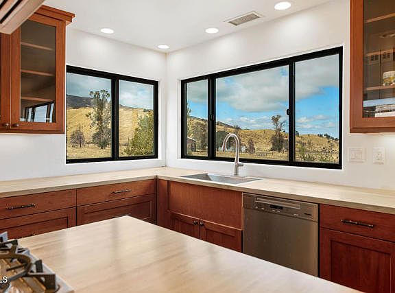 5th image of 2170 Aliso Park & Foothill Rd