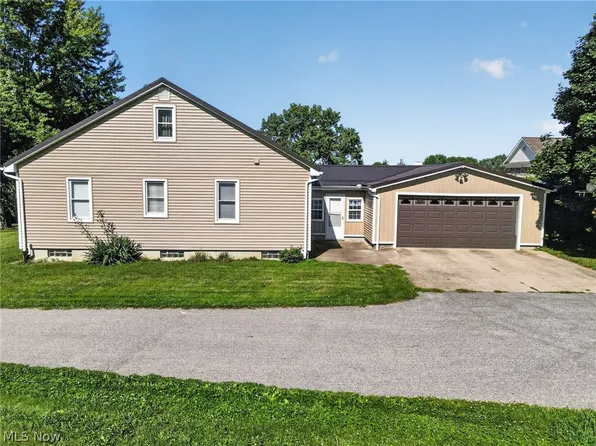 3969 Webb Rd, Ravenna, OH 44266
