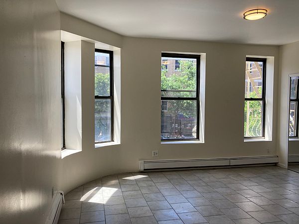 1st image of 2167 3rd Ave #E2