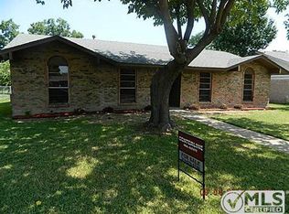 4742 Snow Dr, Mesquite, TX