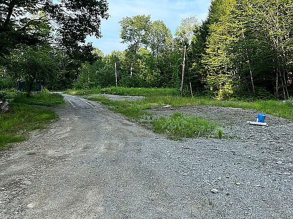 Long driveway off the road