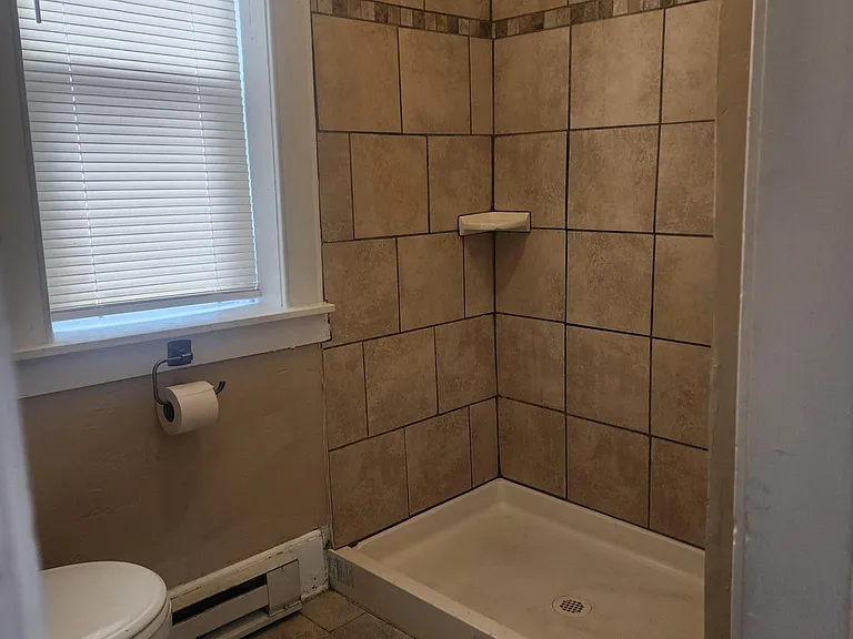 1943 Lake Ave #4 — Photo 9