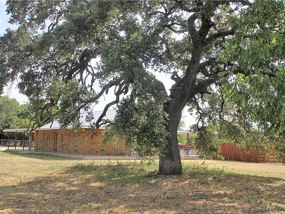 4th image of 503 Anita Dr
