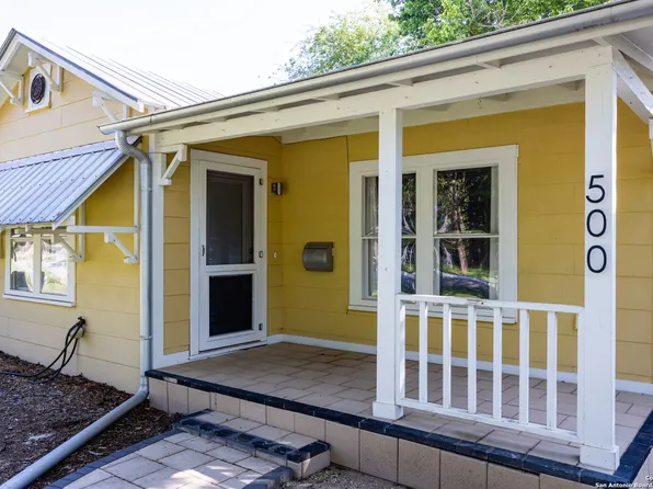 500 W Jefferson, Kerrville, TX 78028