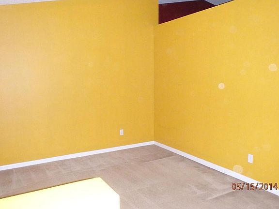 3rd image of 424 SW Bradshaw Cir
