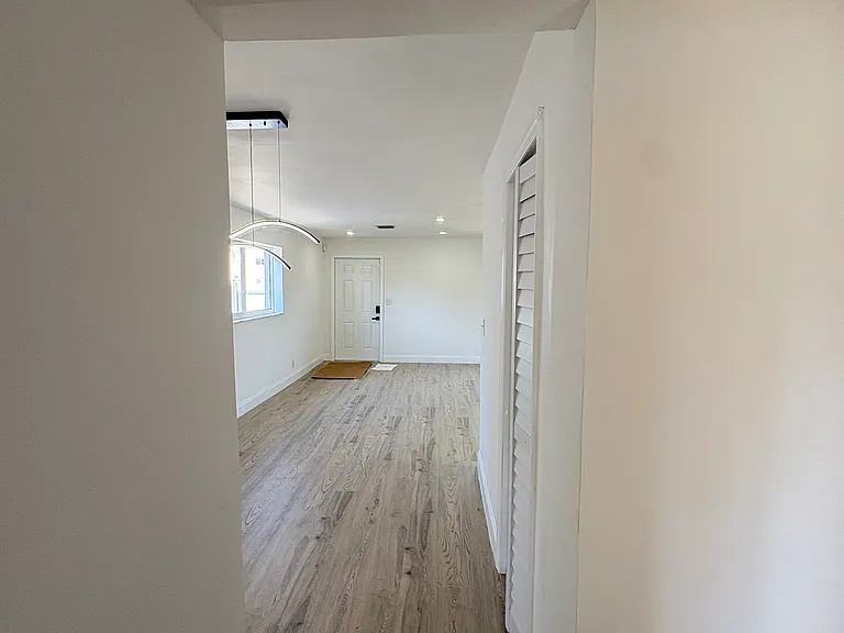 2572 NW 20th St #A — Photo 31