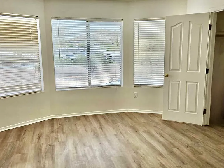 2040 E Behrend Dr — Photo 8