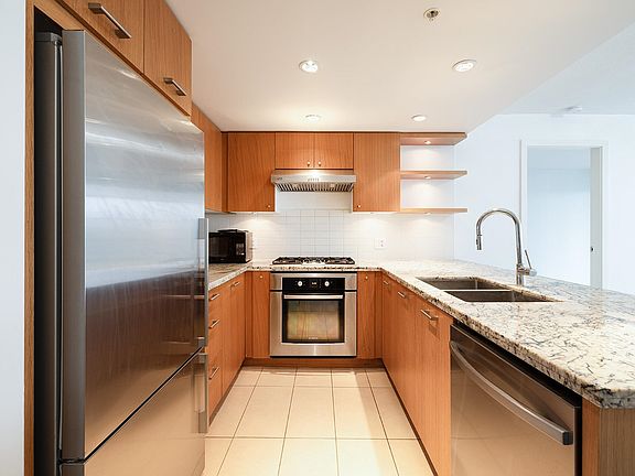 2nd image of 1455 George St #901
