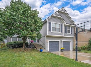 5133 Roundtree St, Shawnee, KS 66226