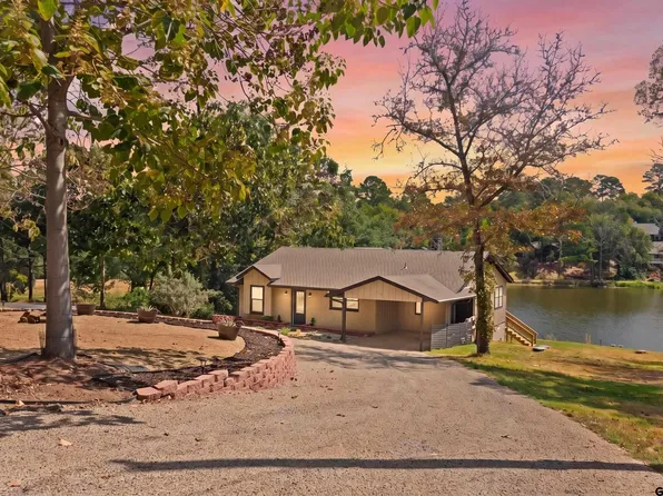 1225 Chateau Ln, Lindale, TX 75771