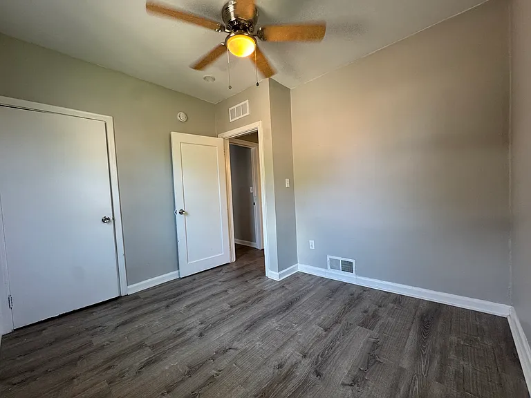 20741 Curie — Photo 11