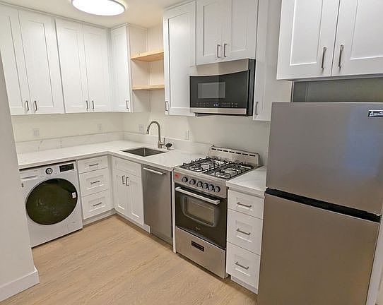 3rd image of 12415 Texas Ave APT 2
