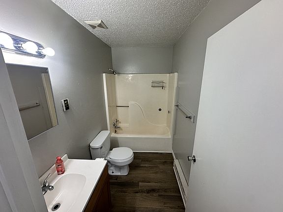 4th image of 1436 W Mill St #11156395