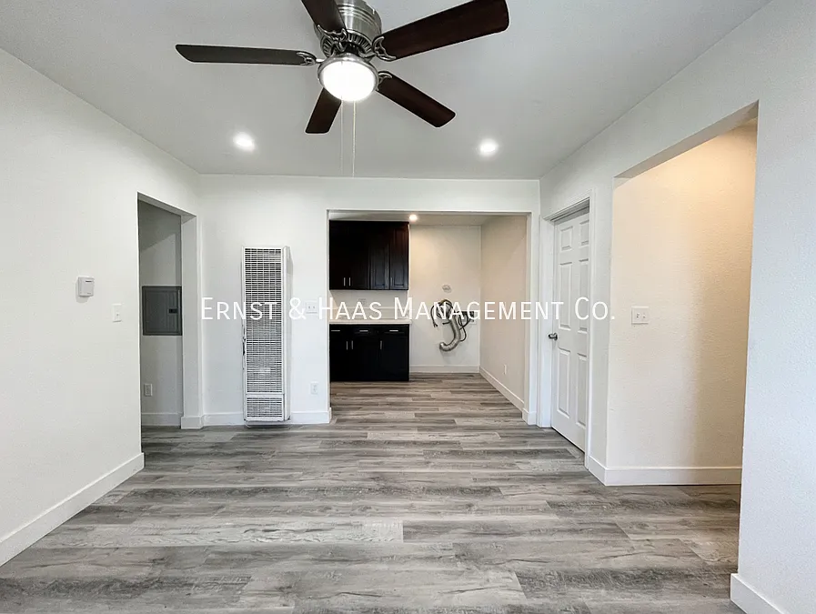 Cozy 3-Bed, 2-Bath Apartment with All the Comforts in Lynwood! — Photo 2