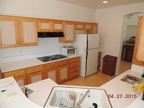 3rd image of 2920 Castle Bar Dr