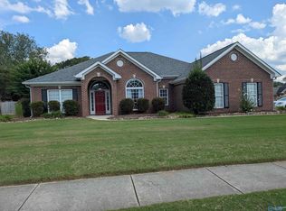 5015 Willow Creek Dr SE, Owens Cross Roads, AL 35763