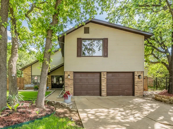 3008 Glenwood Ct, Bedford, TX 76021